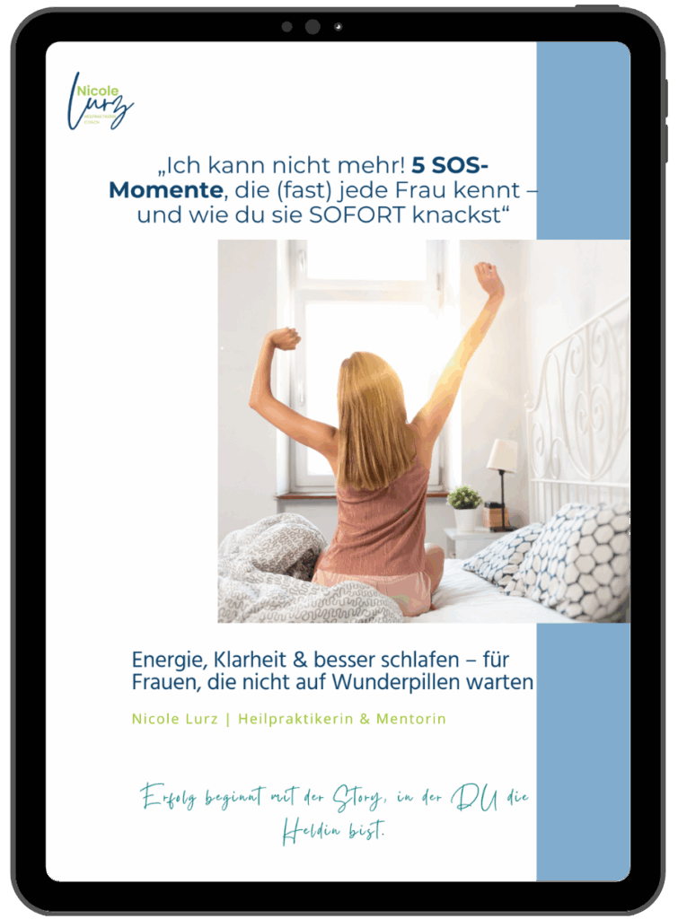 Frau voller Energie morgens bei Sonnenschein